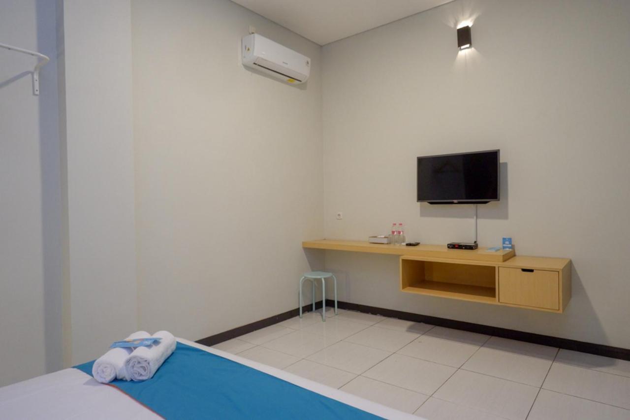 Sans Hotel Good Wish Semarang Jomblang Exterior photo