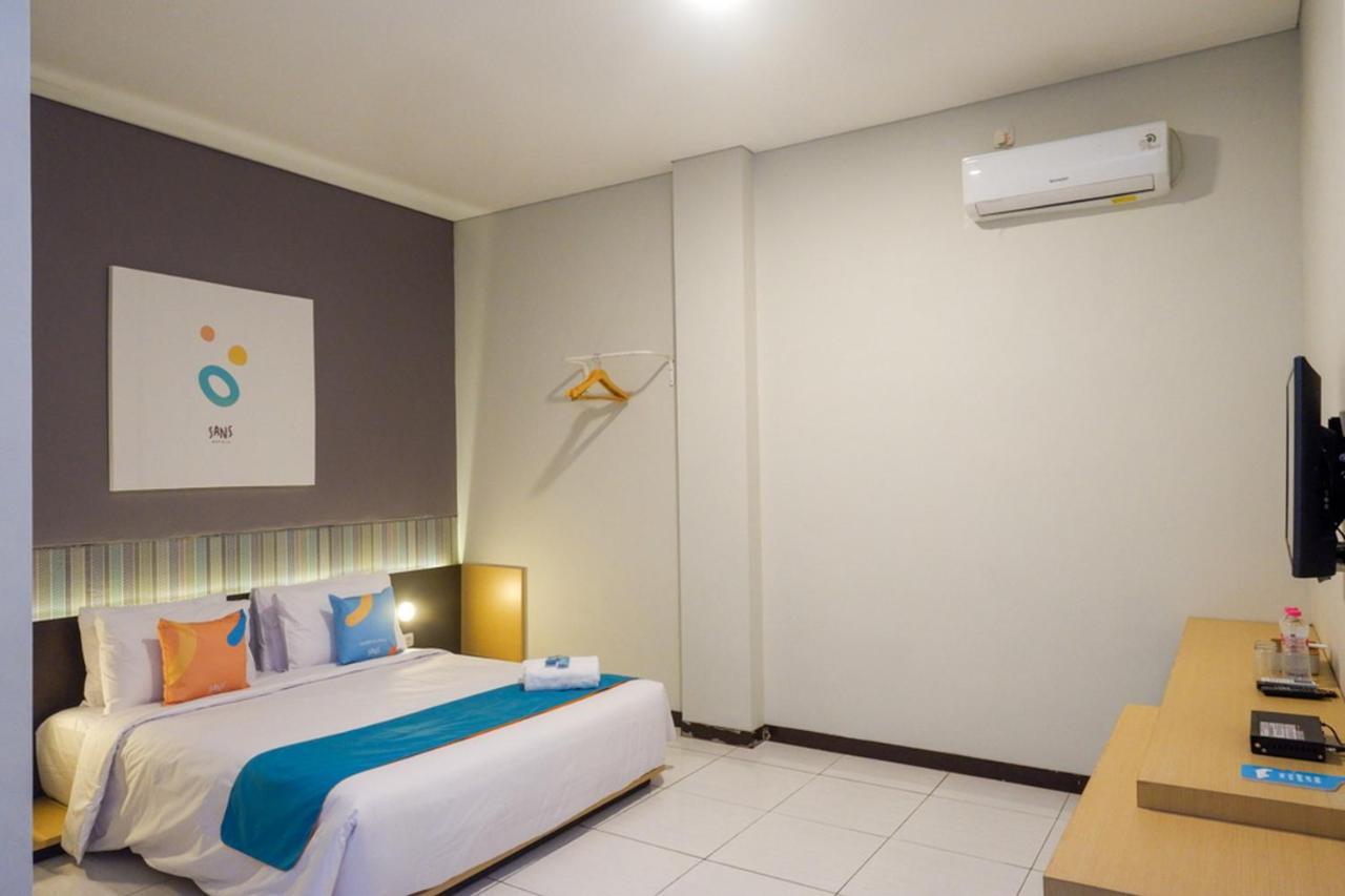 Sans Hotel Good Wish Semarang Jomblang Exterior photo
